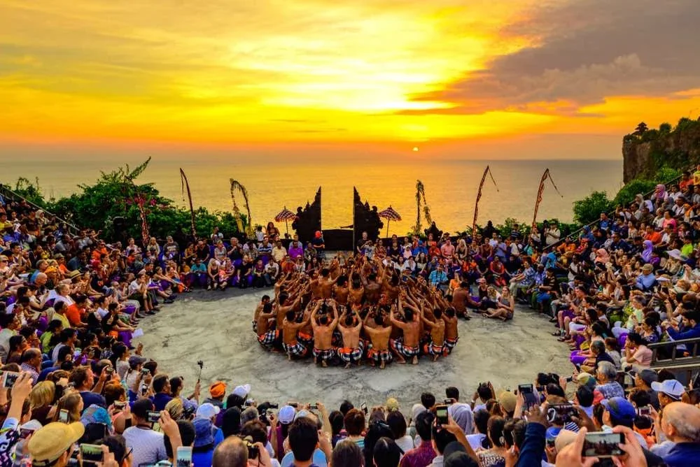 Uluwatu: Pantai, GWK & Tari Kecak
