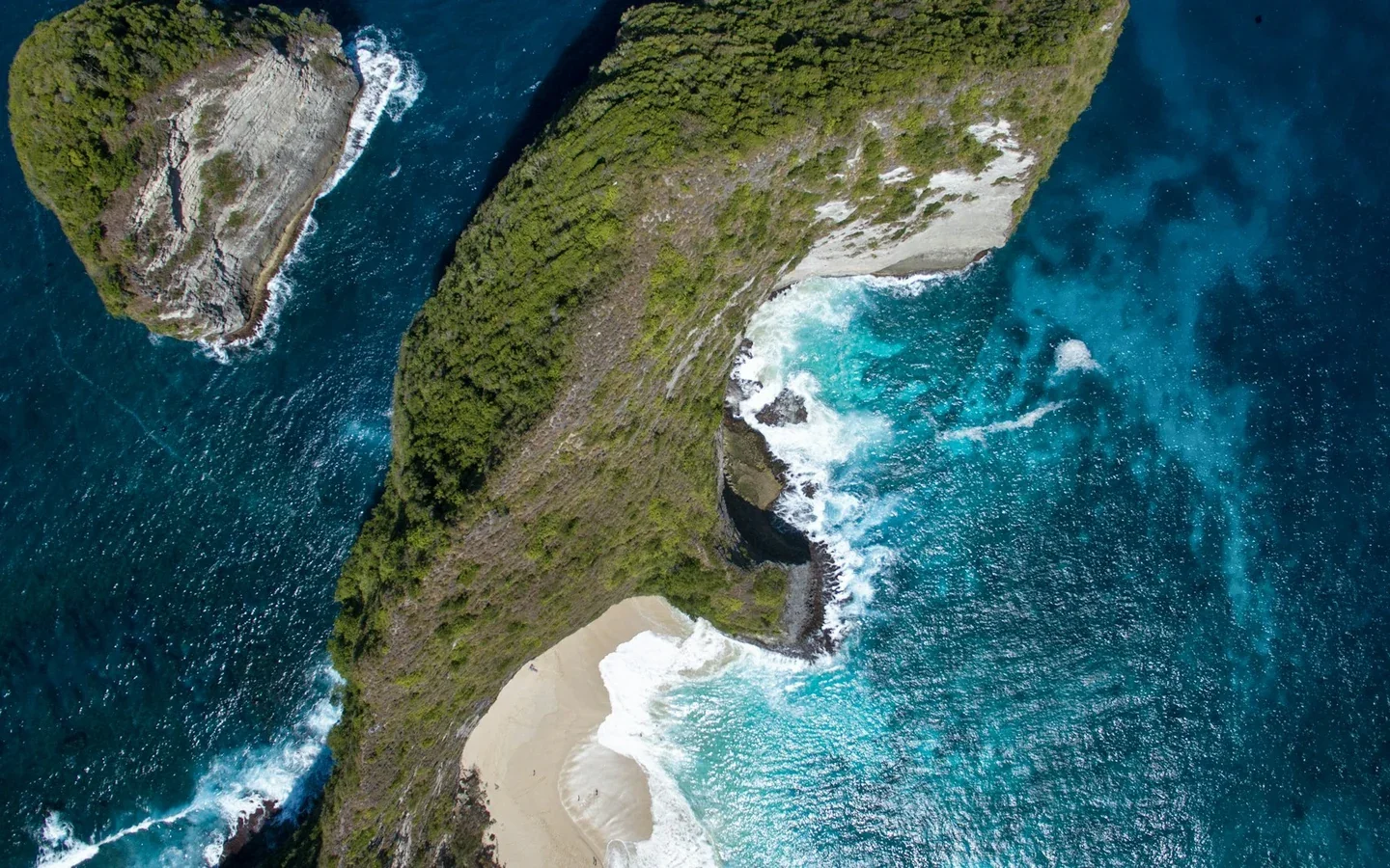 Nusa Penida Barat: Ikon Tebing & Pantai